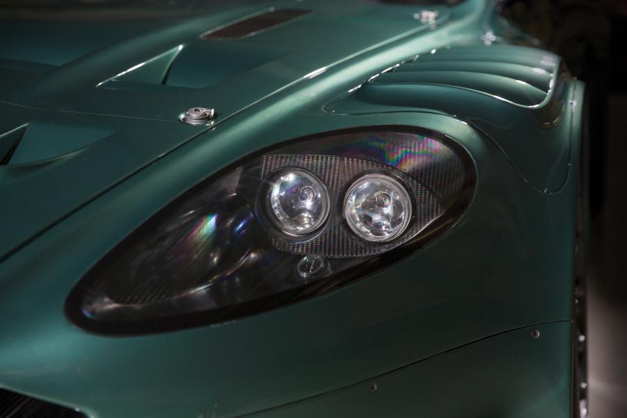 Детали экстерьера Aston Martin DBR9 2005 года  (фото 21 из 60)